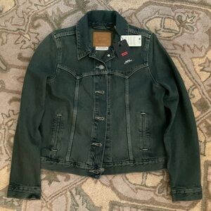 🔥 Free People Levi’s Premium Denim Trucker Jacket